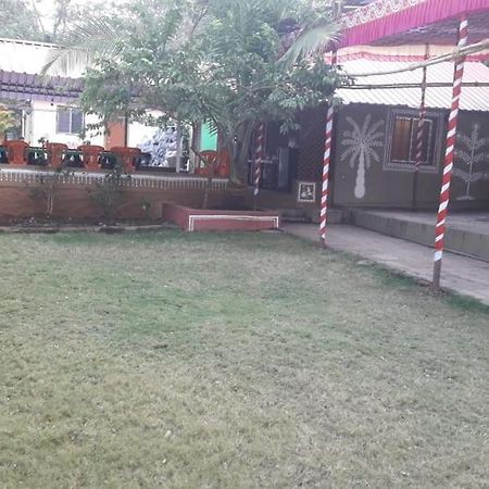 Hotel Nisarg Shrushti Farmhouse Pune Exterior foto