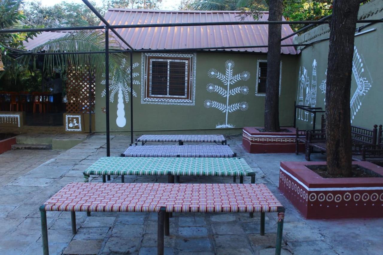 Hotel Nisarg Shrushti Farmhouse Pune Exterior foto